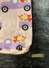 Charger l&#39;image dans la galerie, Chandail long à capuche -  Camion de l&#39;amour