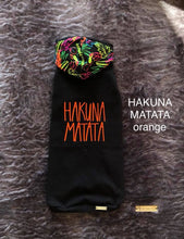 Charger l&#39;image dans la galerie, Camisole capuche PRÊT À PARTIR - Hakuna Matata Orange