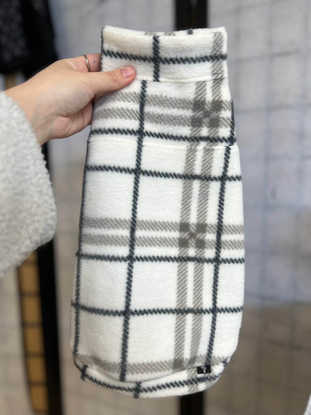 Kiwi - White check cami sleeves LARGE READY TO SHIP