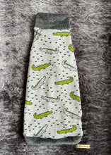 Load image into Gallery viewer, SLEEVELESS Cloud - Crocodiles 🐊
